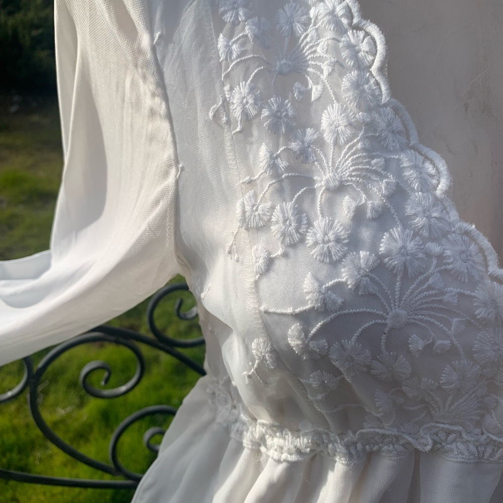 White empire style, prairie  ,  ruffled lace sleeve midi length dress HP 25 - Picture 4 of 9